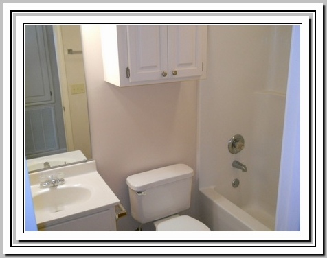 1512 North Avenue Bath Room Picture